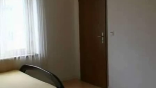 Cuck filmt seine Schweizer Frau, die von einem jungen Hengst gefickt wird