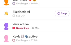 Schweizer Teenager Vera sendet Nacktbilder an Freunde, die ihre Muschi reiben